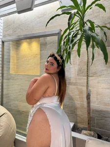 Una diosa 🤍 de Emiily_Grace  4 Imagens