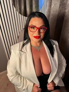 RubiHarper Not your usual 9 to 5 look slika 5