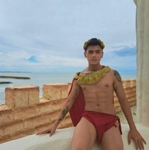 CamiiGuzmanX: GREEK ( фото)