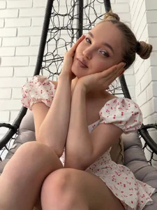 JulieLupo I love my balcony, I spend a lot of time on it, relax in a blanket, sometimes look out the window🤩 Billede 5