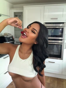 ice_ice_babyy can i cook u something Pic 3