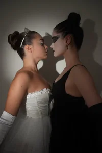 no_angelll: White&Black Swan 🤍🖤 ( 4 фото)