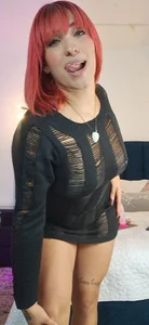 susyy7 Passion dressed in black Foto 6