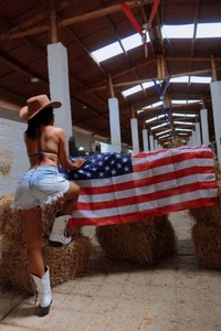 Shantaall_ Cowgirl on fire Pic 4