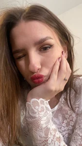 AliceAtkinsの😻😻😻の 4枚の写真