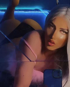 charlottesexxx a suck Foto 2