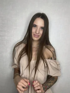 Aly_Alyc Public Pic 2