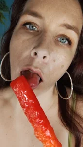 KellyKendricks Popsicle Pic 4