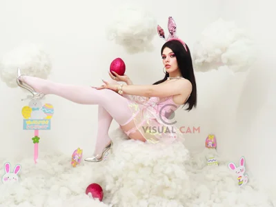 miss_thang_ This rabbit has your gift, come and get it! Pic 5