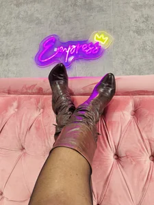 VixenRoyaleX Bow down before your Empress Pic 2