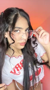 Zdjęcia j_belle_ Sweet as a cherry, dangerous as temptation 🍒🔥:  3