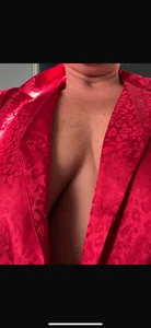 Curvy-Tessa50 Public Pic 3