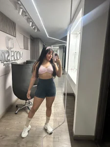 Adri_Silva Let progress speak for me 💋 Pic