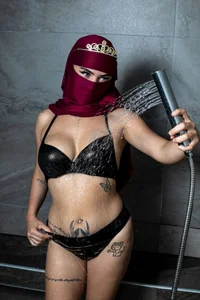 _Saandy 🔥💦Bubbles that reveal more than they hide 👀 Immagine  2