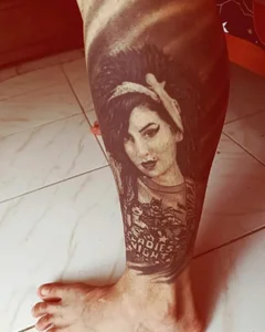 IaDoherty My Amy Winehouse's tattoo 🍭🎤🎺🎸 Foto 