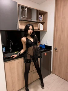 vampy_dolll cooking sexy  4টি ছবি
