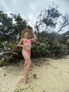 alessandrathedoll enjoying the beach Pic 2