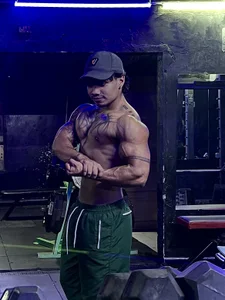 Young_laroi ❤️❤️🫦 รูป  2