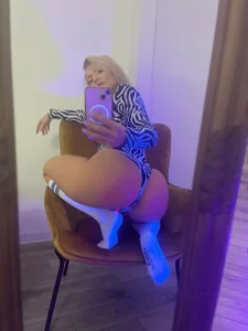 SashaRizz: The girl you need ( фото)