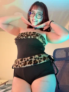 LizzieGrantt 🐆 Pic 5