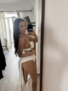 MileySin1111 What do you like the most about me? Foto 4