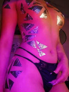 lara_madisson Body Tape Hot Pic 9