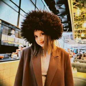 AdelaRowlins Public Pic 9