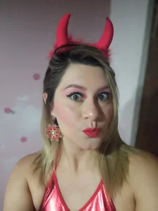 Chanelll_Taylorr_ secretaria diablita Immagine 