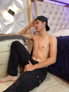 Alejo_Grey Me Gambar