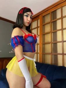 MarianaBranzz Will I need to 7 dwarfs? or 7 papis? Foto 3