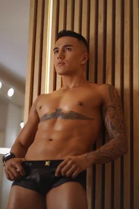 Aron_Bolt: ME :) ( 2 фото)