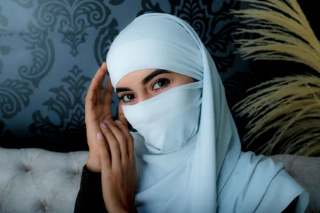 _Zahiira_ A secret that only your eyes can undress Pic 3