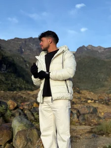 austin_spears_Montains vibes 🏔️图片