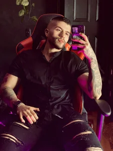 Frank_Farrell kullanıcısının Look at me albümü -  3 fotoğraf