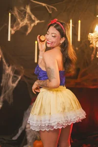 AnnieRouse__ Snow White after the Fairytale 🌹🍎 Poză 3
