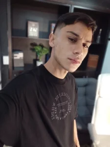 axel_davis_ Public Hình 2