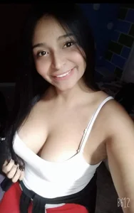 Alyson_17 Public Pic