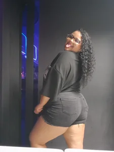 MelannieSimonsのPublicの枚の写真