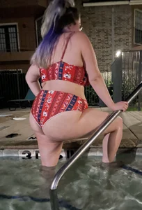 ItsBunniBabe Pool Pics Pic