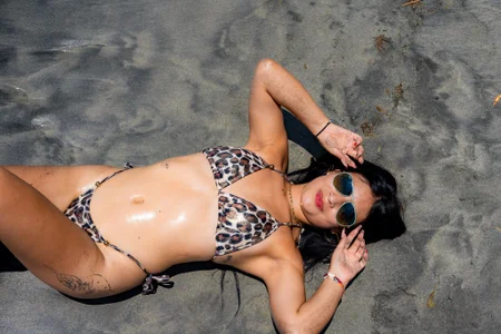 PIA_STONE Would you enjoy the beach with a sweet Latina? Pic 4