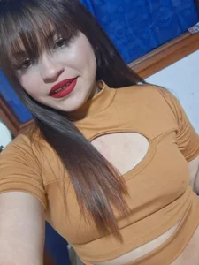 lucy_red_ Public slika 5