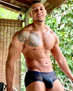 MassimoWalton2: On fire ( 2 фото)