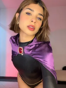 Lexxx1_ Raven Pic 2