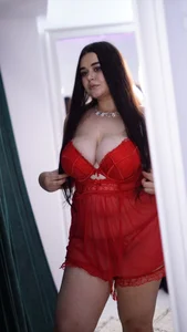 ZuriSaintのMoments of passion💞の 2枚の写真