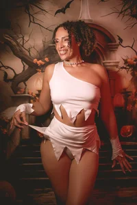 Alicia_Monroe_ Trick or treat! Pic 7