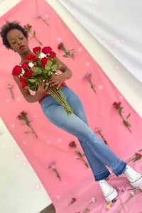 Coco_Kiss Dreams between Petals 🌹 Pic