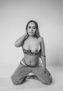 AlanaWoods_ Public Pic 4