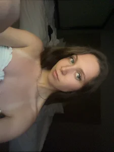 LunaVeyyy Public Pic 3