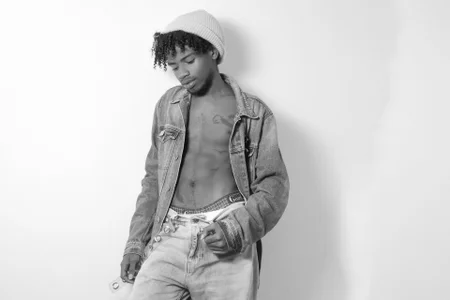 AllexJacob Black and white รูป  5