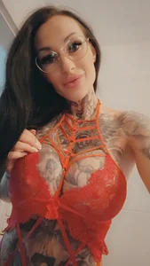 MeganWitchのPublicの枚の写真